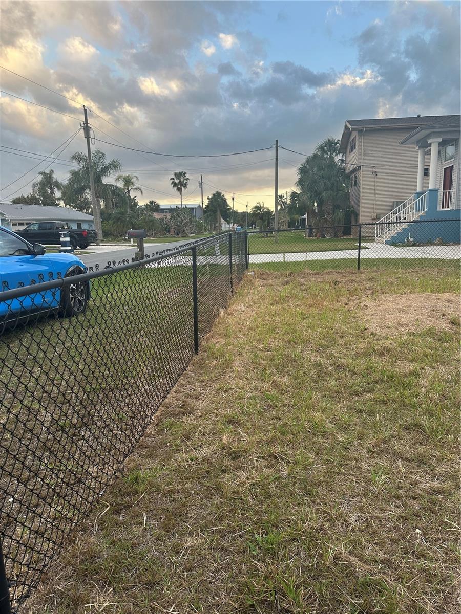 Image 17 of 21 For 3377 Oleander Drive