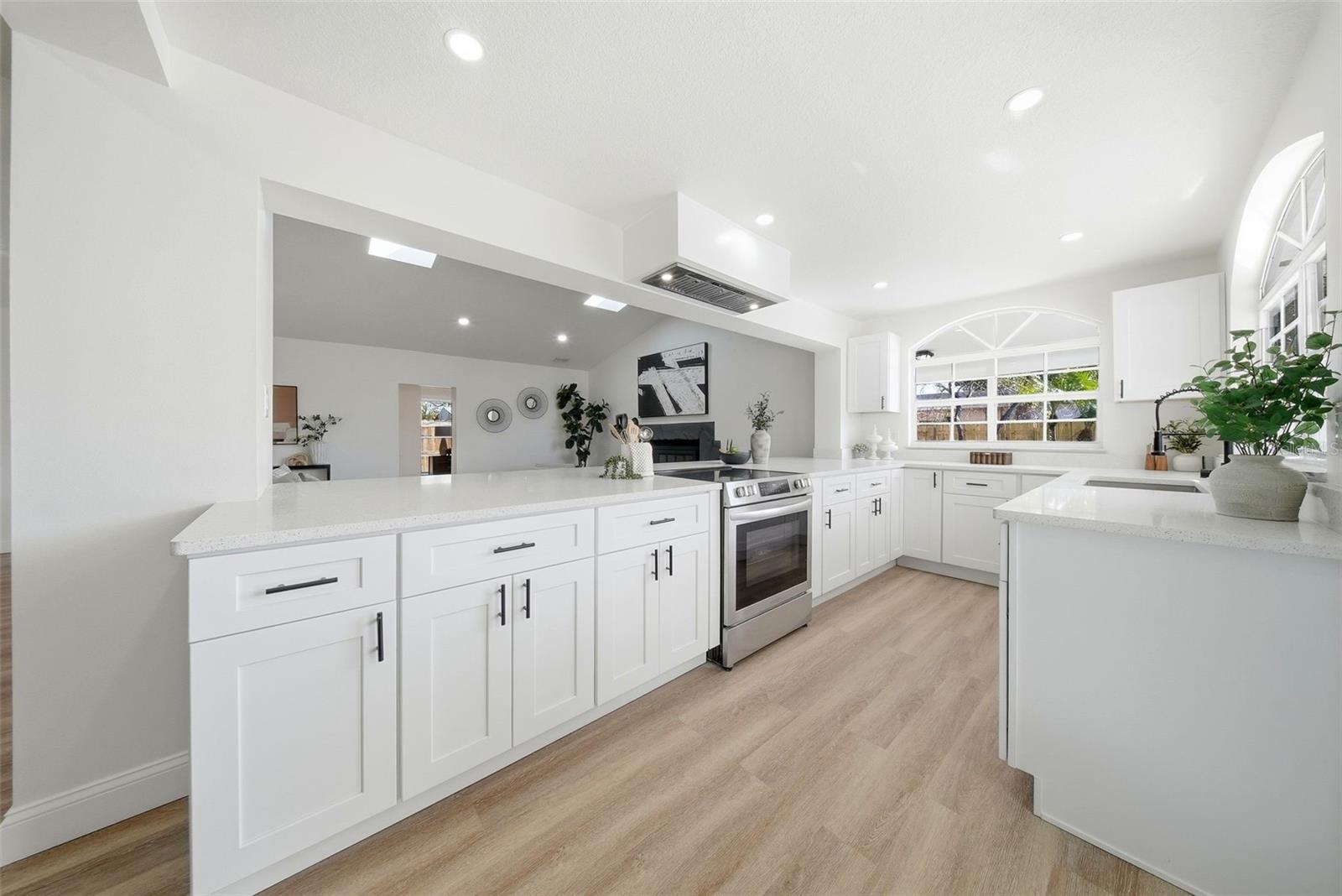 Image 14 of 59 For 327 Duncan Avenue