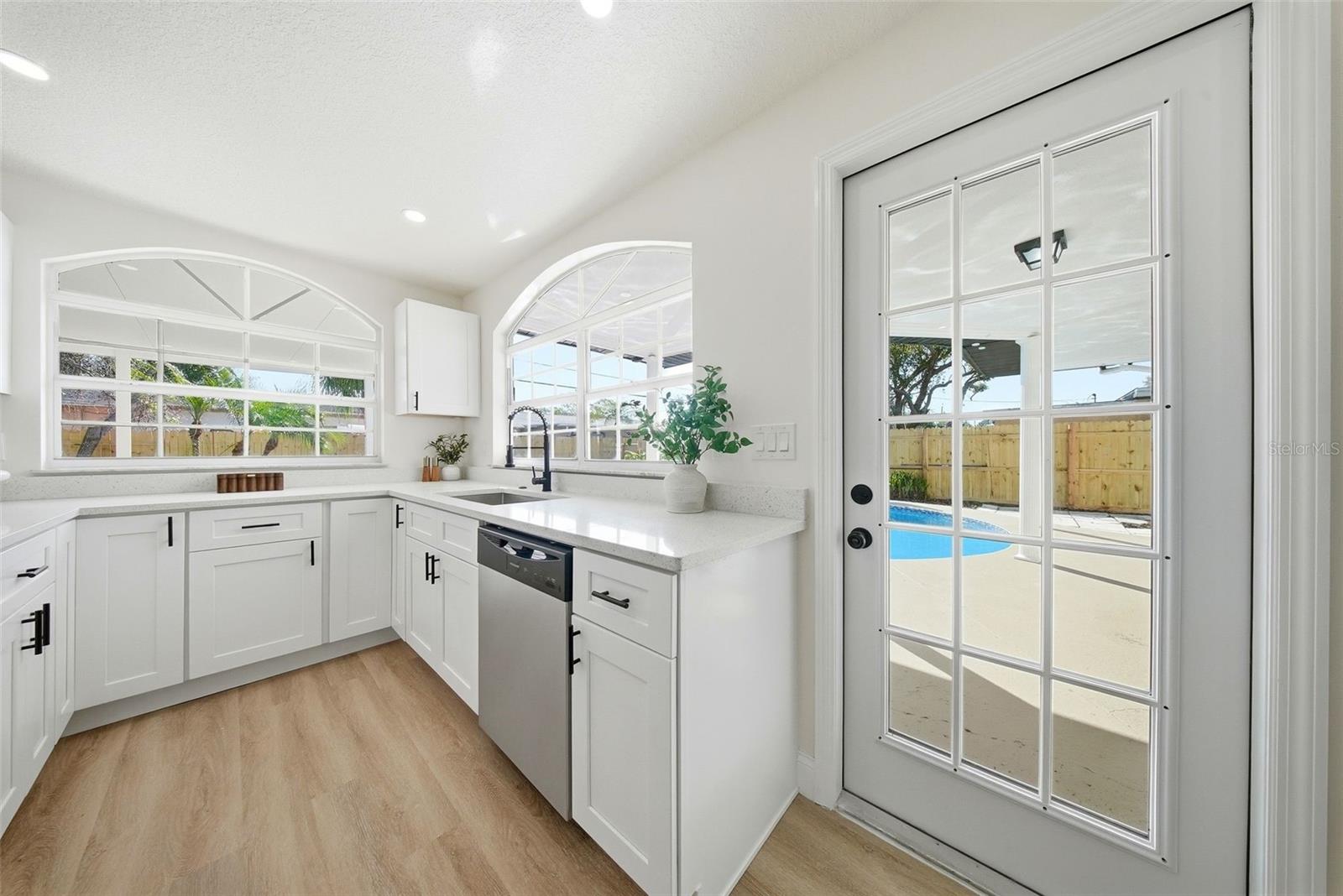 Image 17 of 59 For 327 Duncan Avenue