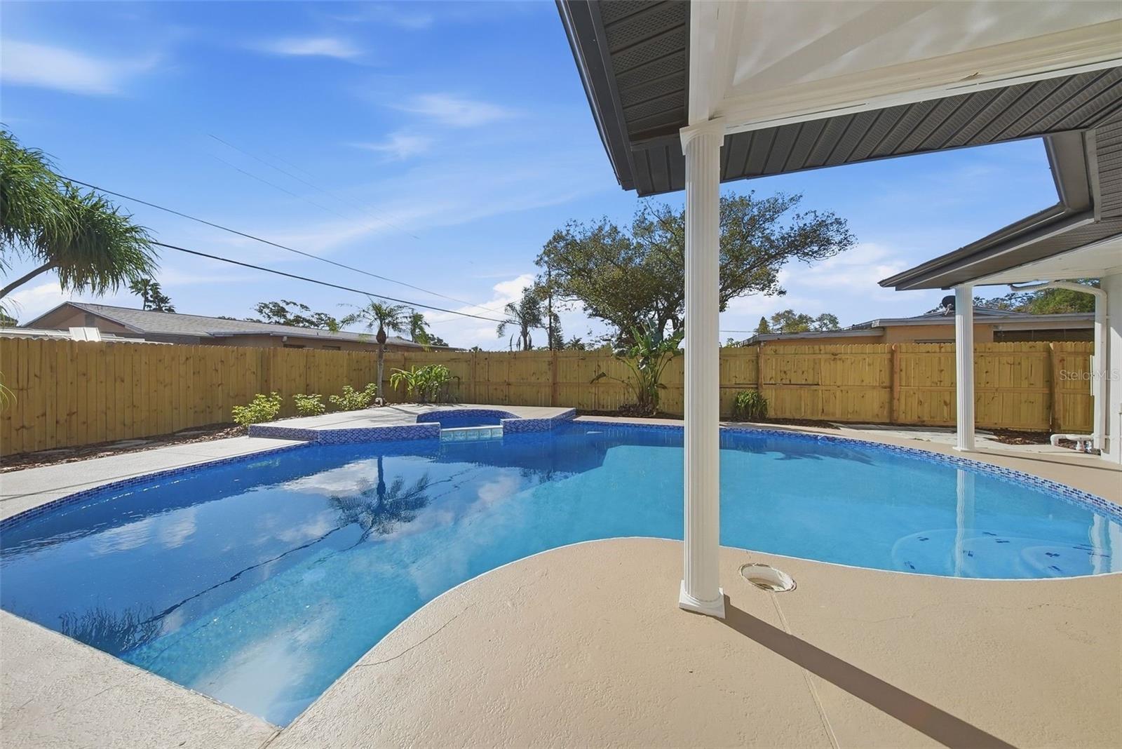 Image 37 of 59 For 327 Duncan Avenue