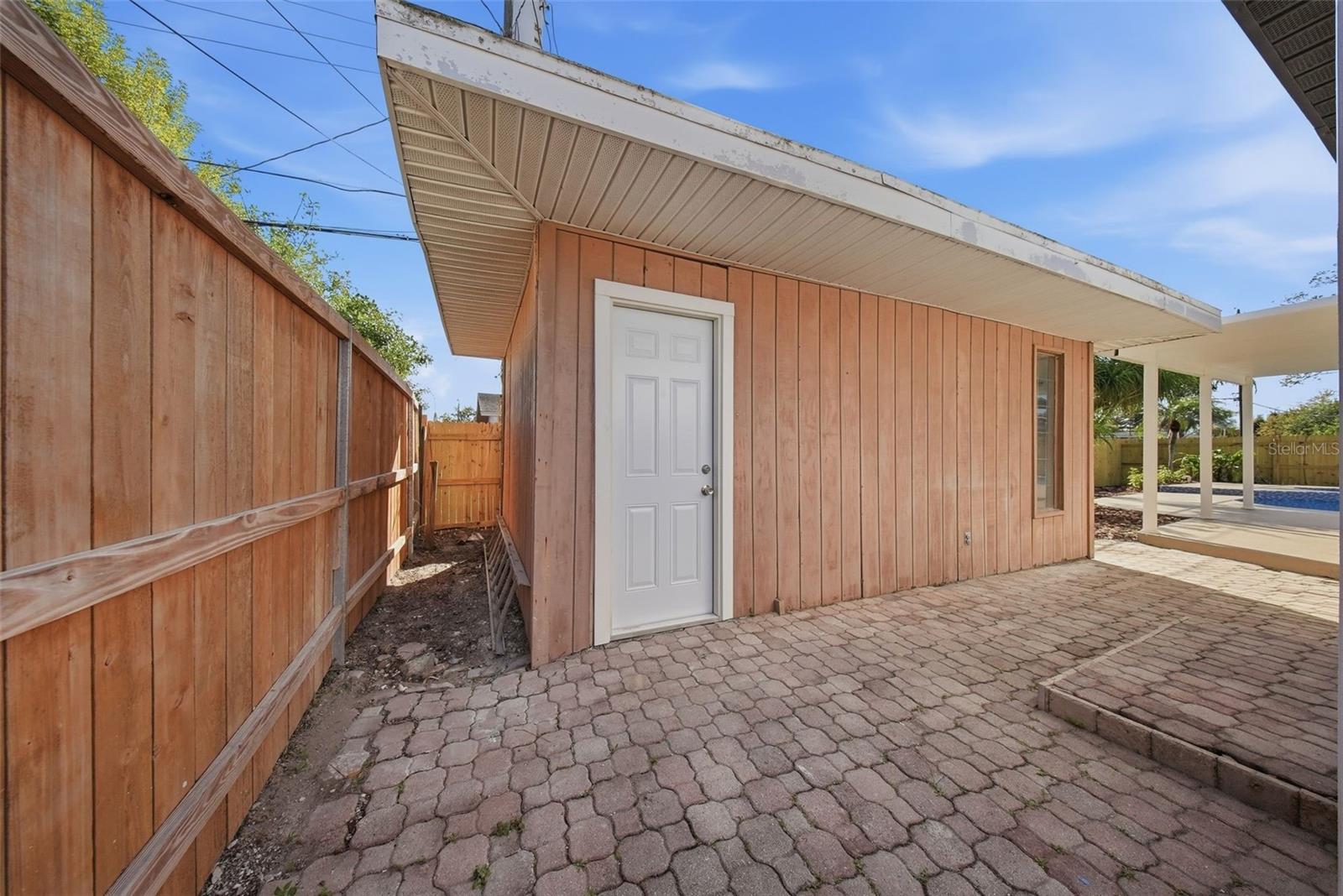 Image 43 of 59 For 327 Duncan Avenue