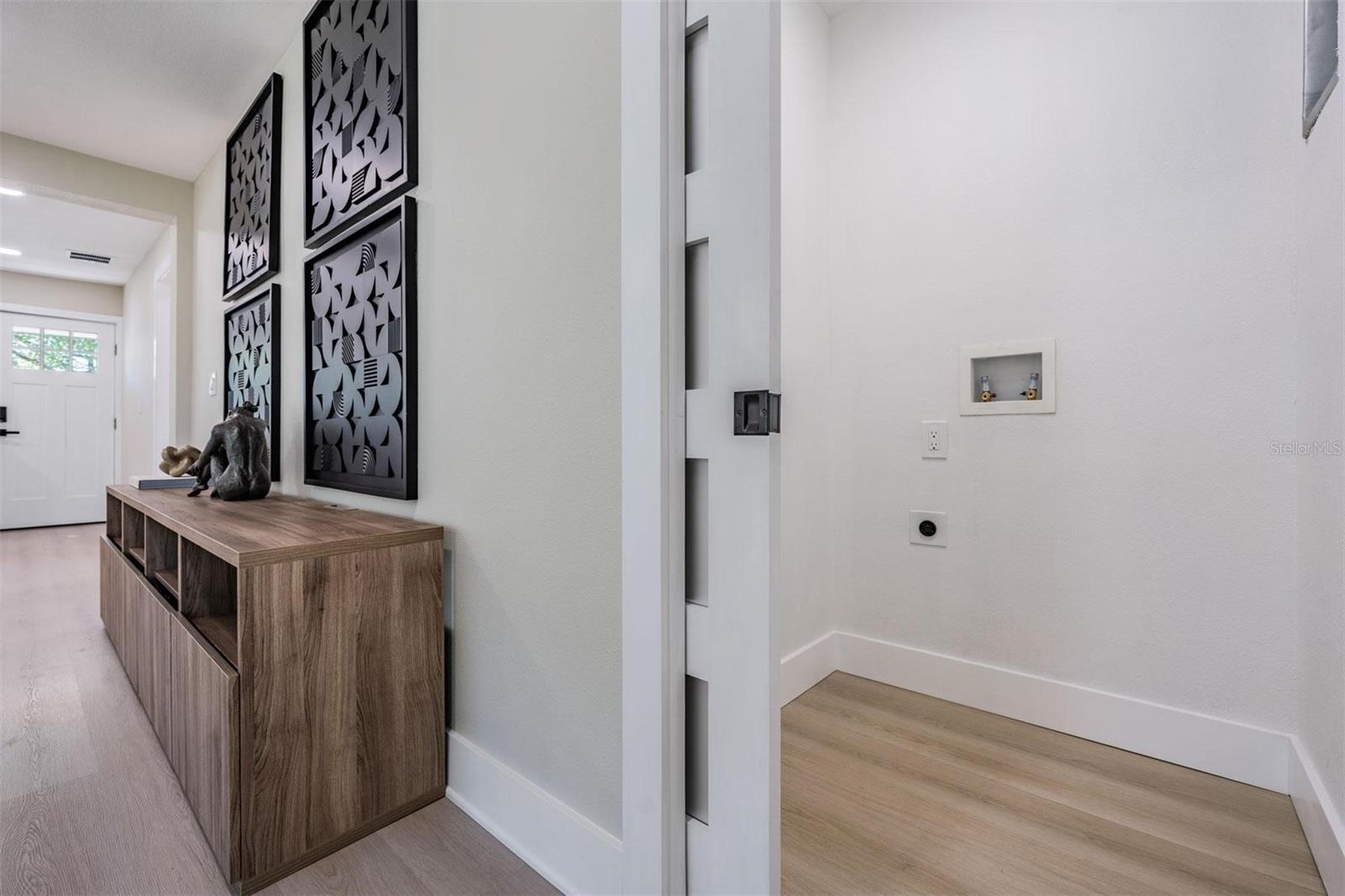 Image 17 of 33 For 1104 Lois Avenue