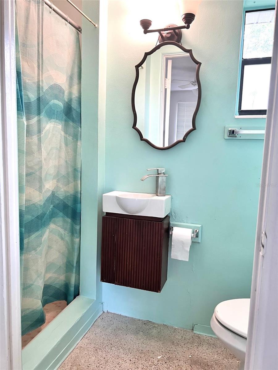 Image 19 of 20 For 6431 Old Main Street