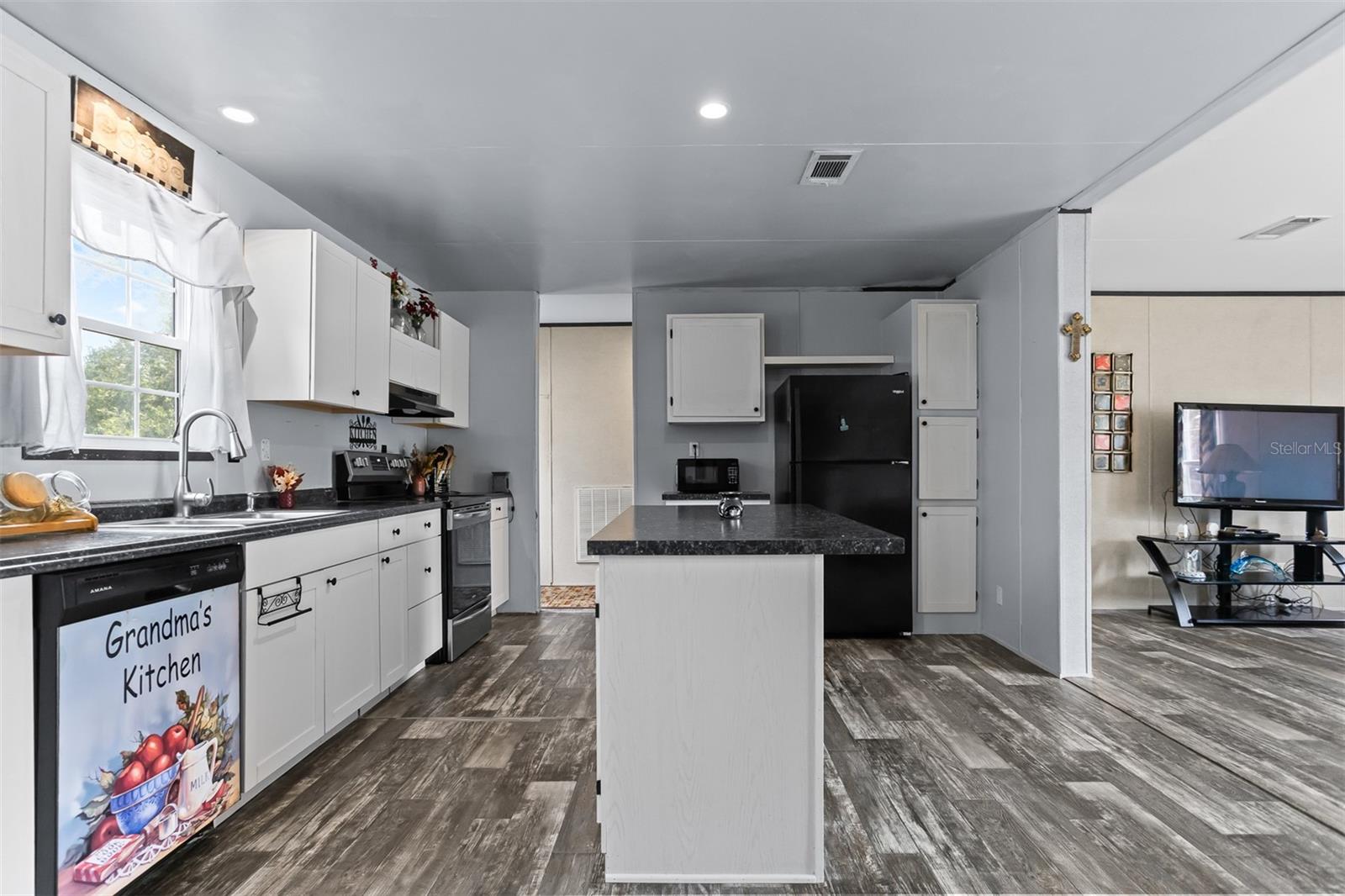 Image 10 of 24 For 40545 Stewart Road