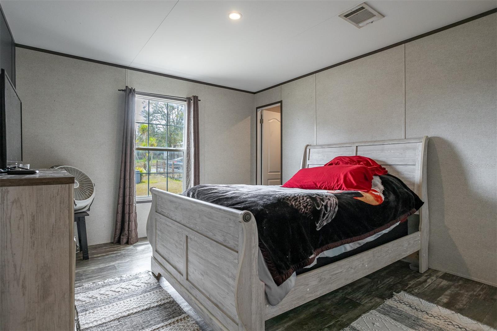 Image 14 of 24 For 40545 Stewart Road