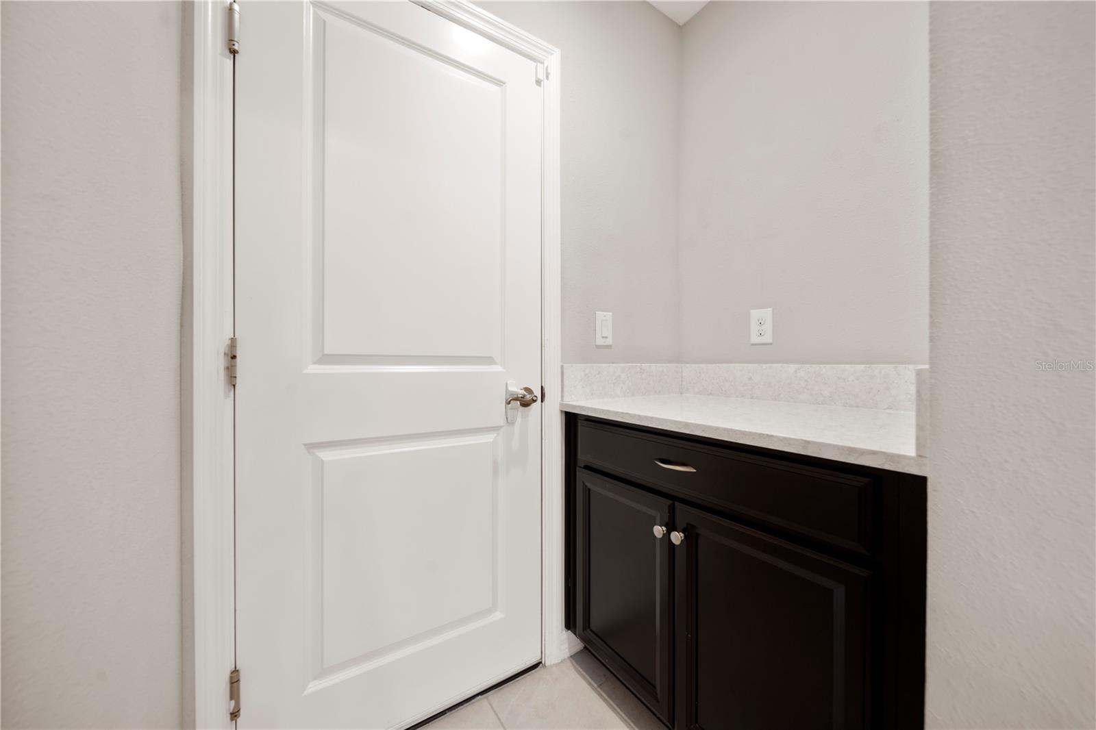 Image 17 of 33 For 6711 Rocky Park Street