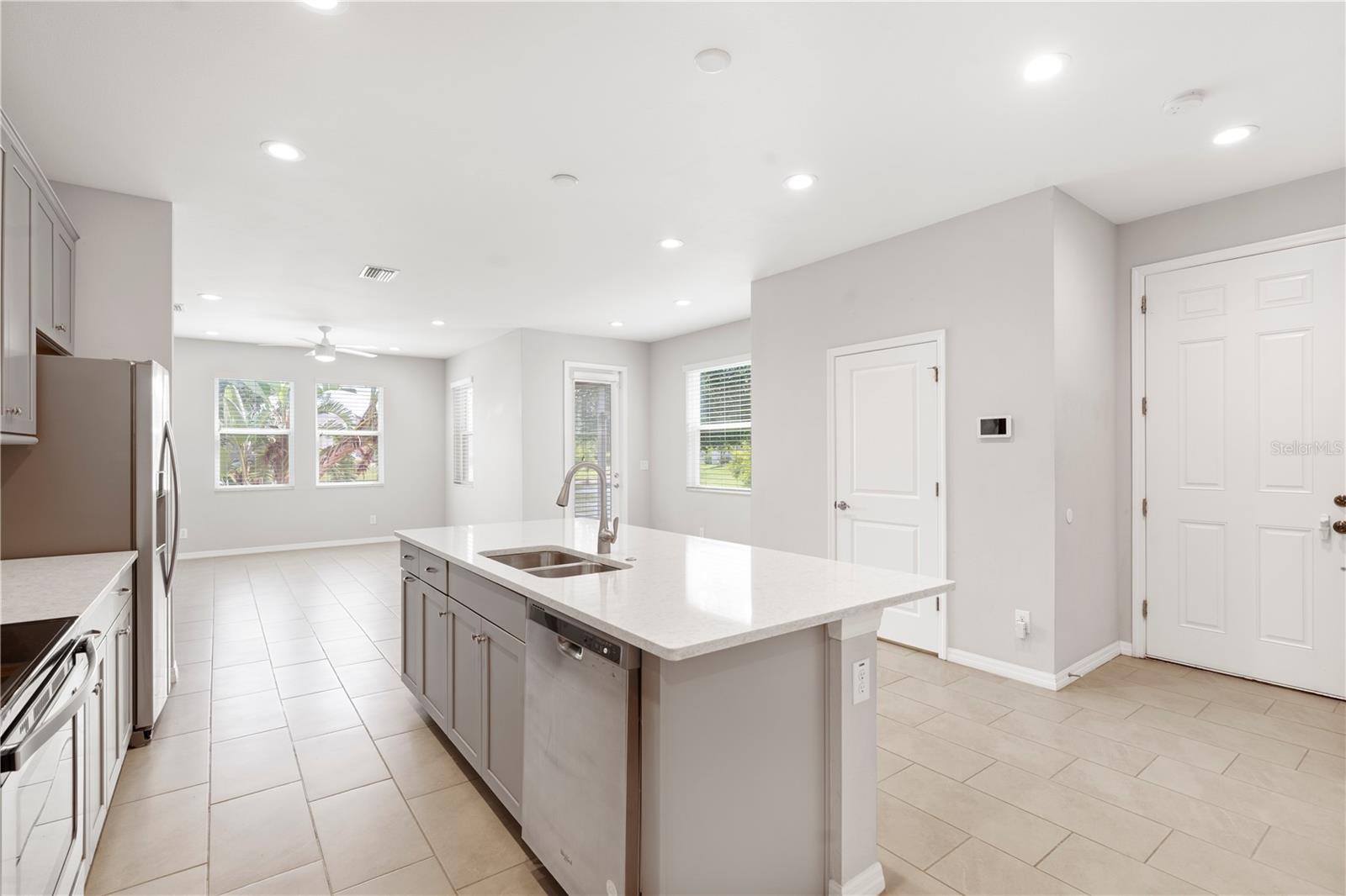 Image 6 of 33 For 6711 Rocky Park Street