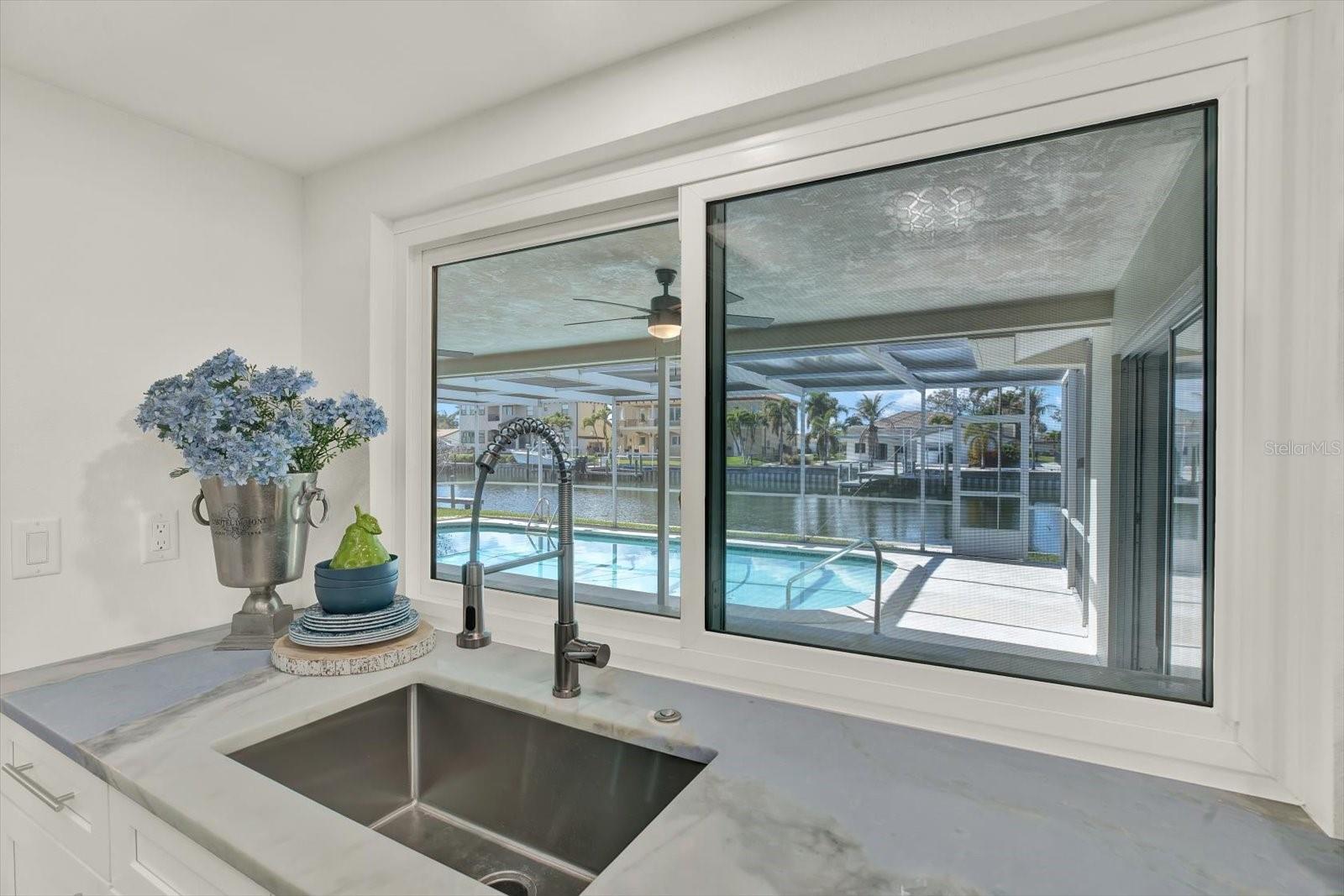 Image 11 of 48 For 1979 Iowa Avenue Ne