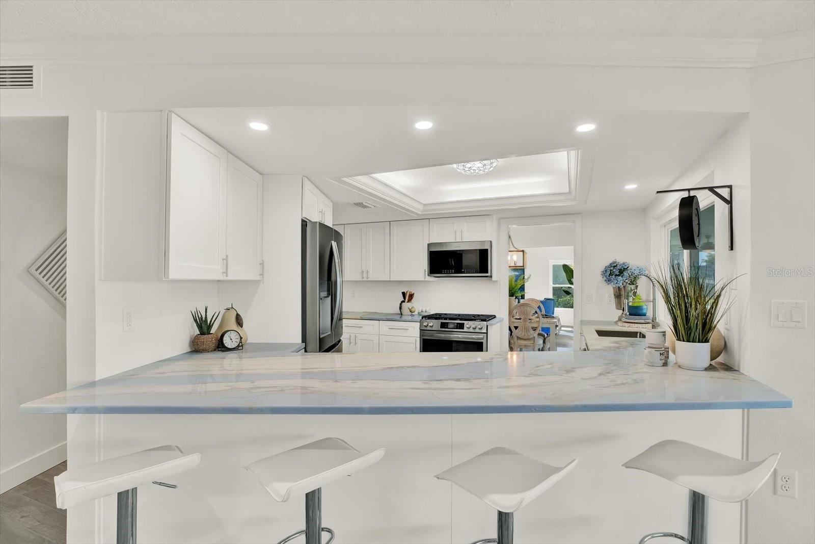 Image 13 of 48 For 1979 Iowa Avenue Ne