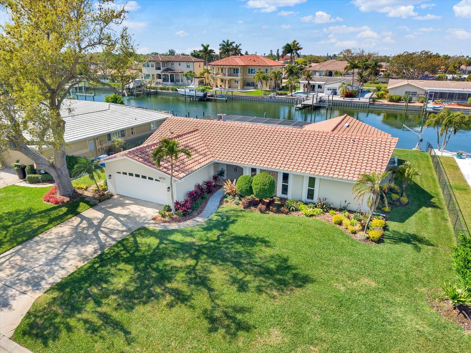 Image 2 of 48 For 1979 Iowa Avenue Ne