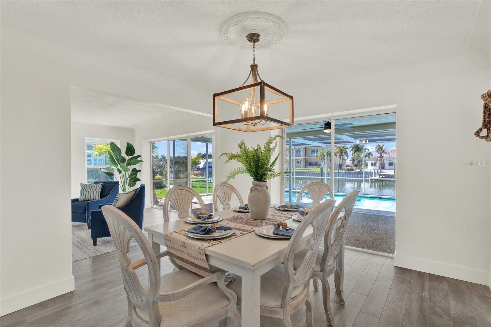 Image 33 of 48 For 1979 Iowa Avenue Ne