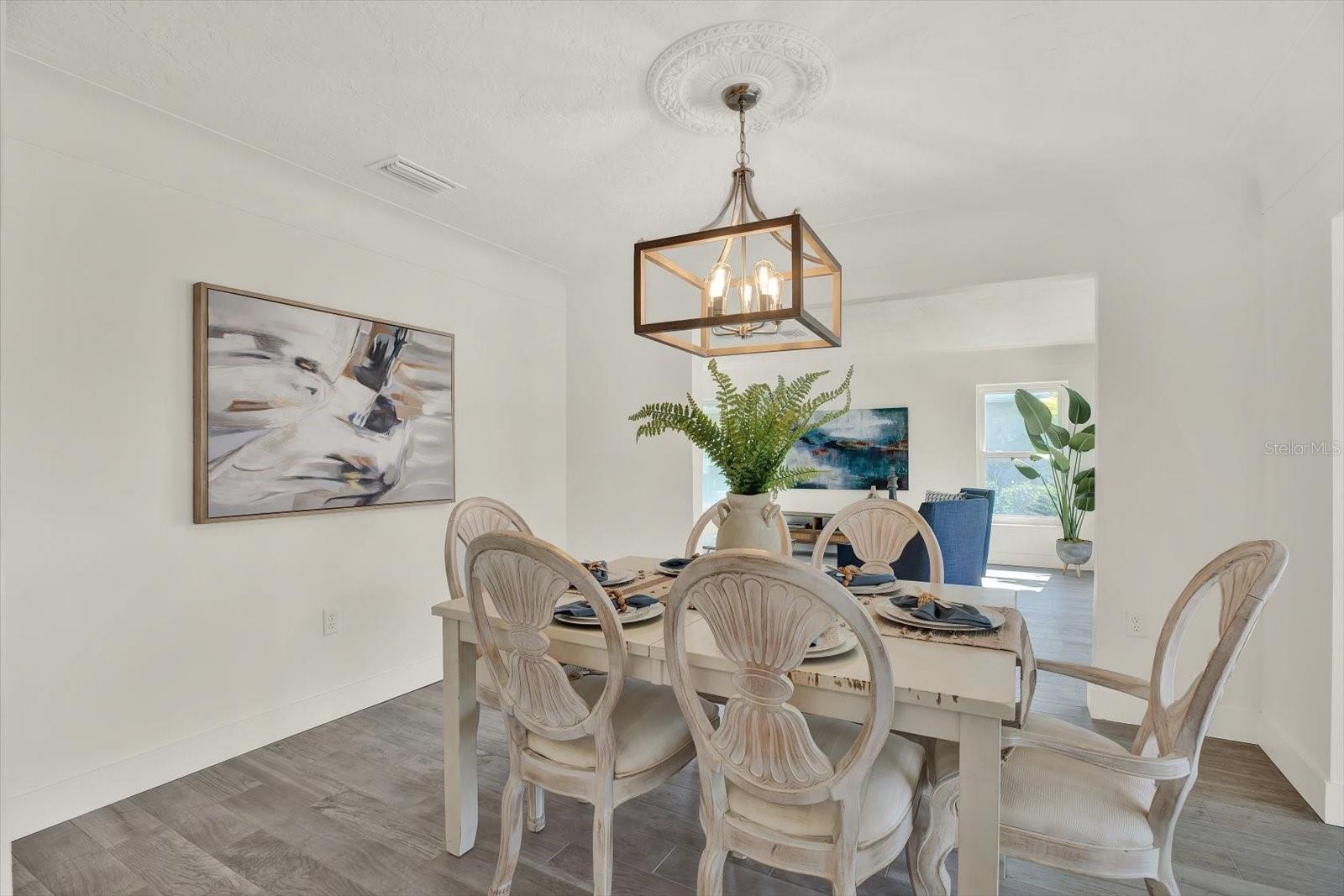 Image 34 of 48 For 1979 Iowa Avenue Ne