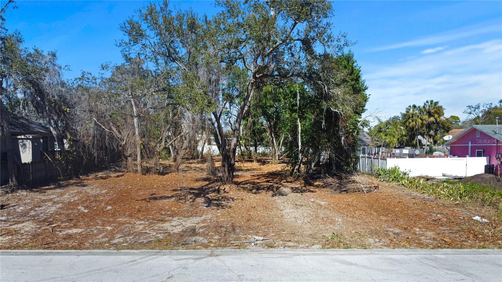 Image 6 of 8 For Robin Avenue