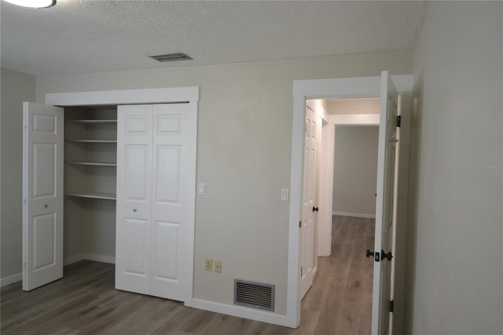 Image 19 of 55 For 746 Barbara Street