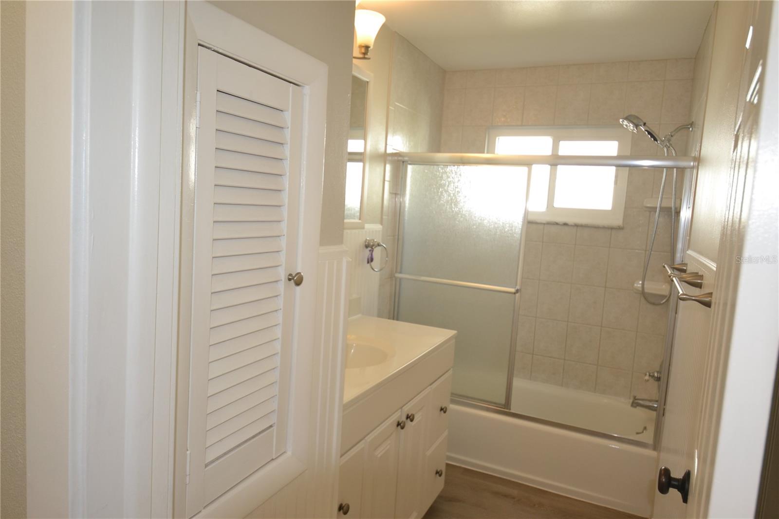 Image 22 of 55 For 746 Barbara Street