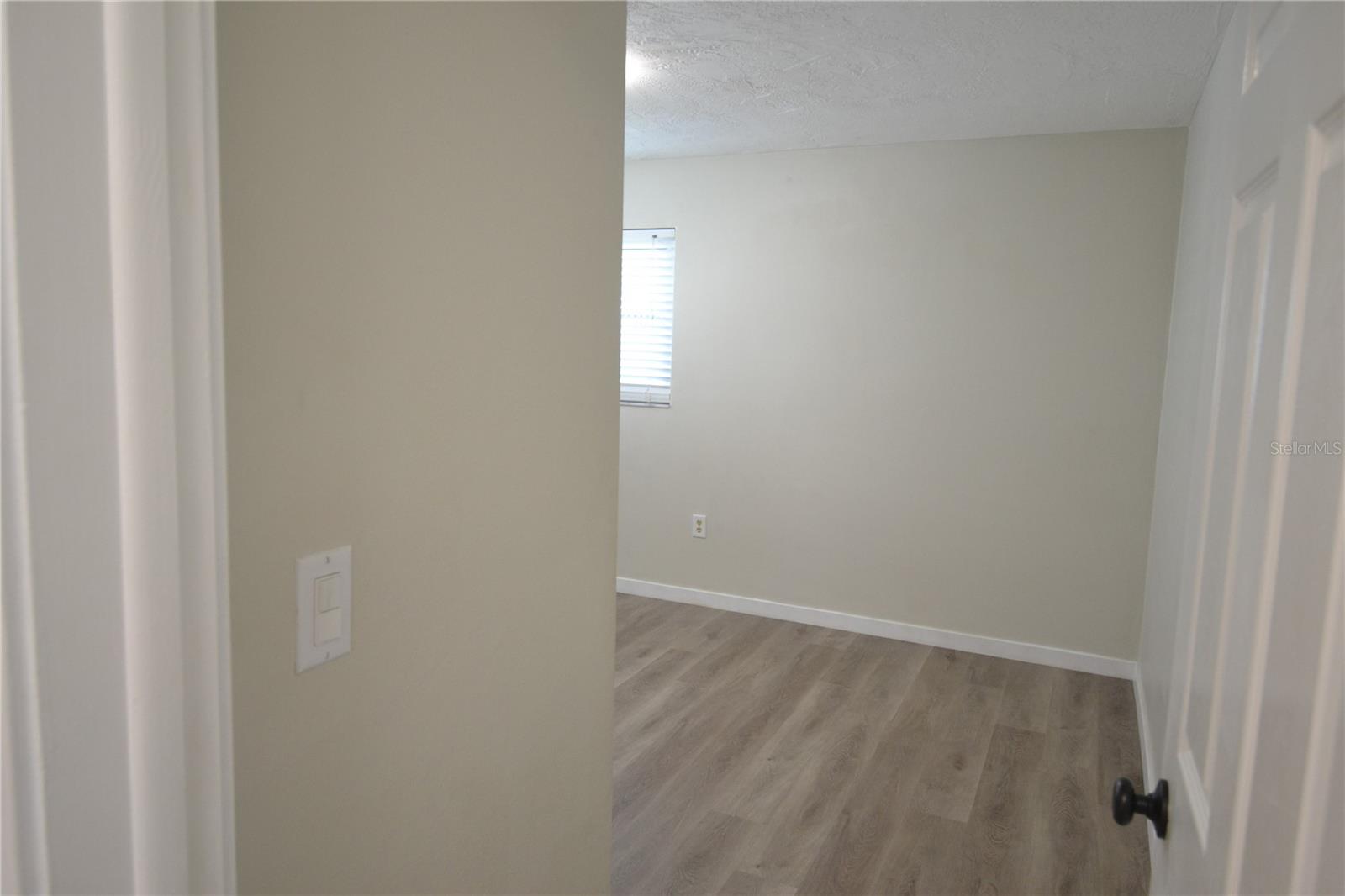 Image 23 of 55 For 746 Barbara Street