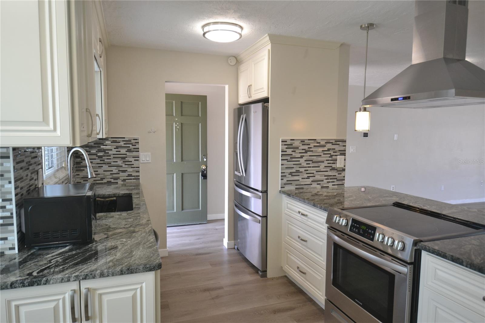 Image 29 of 55 For 746 Barbara Street