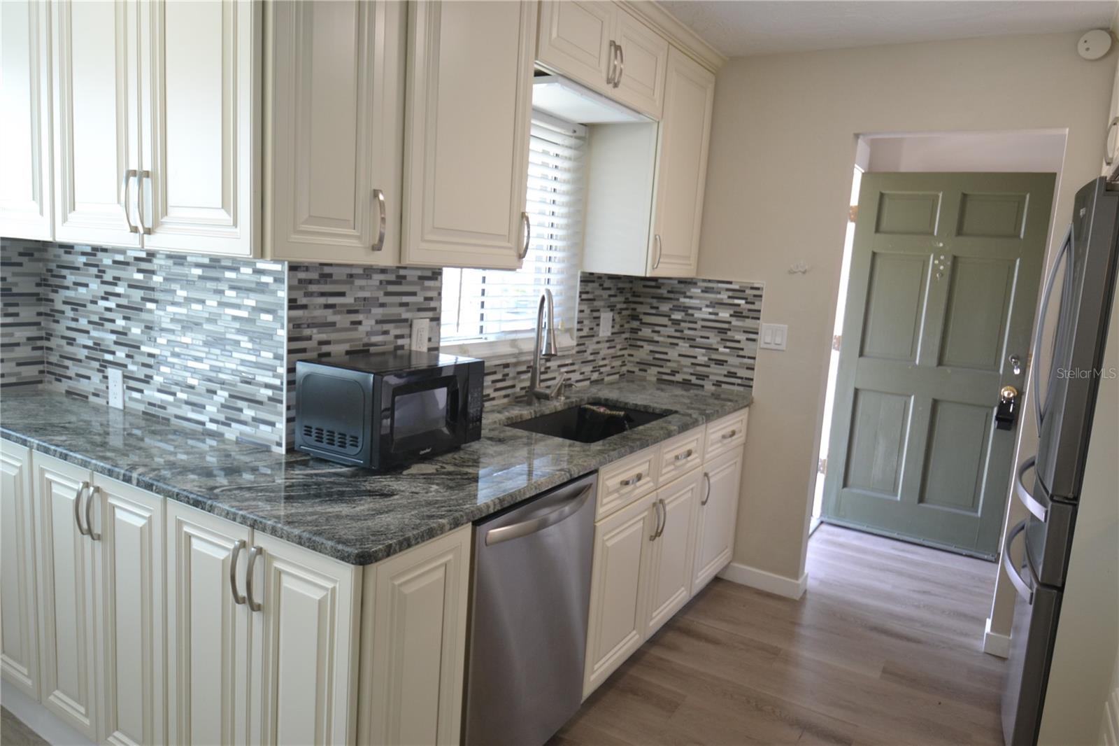 Image 30 of 55 For 746 Barbara Street