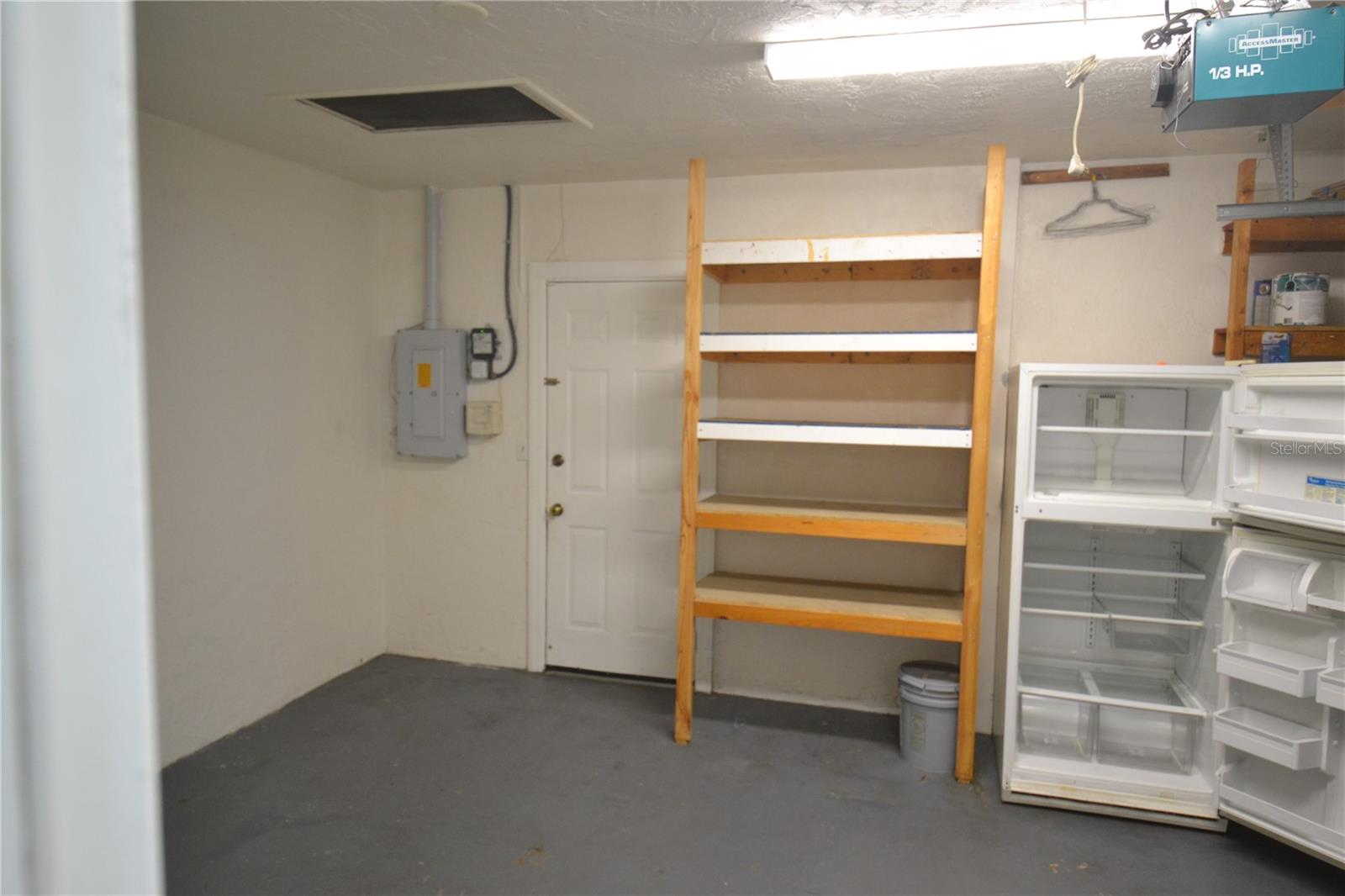 Image 33 of 55 For 746 Barbara Street