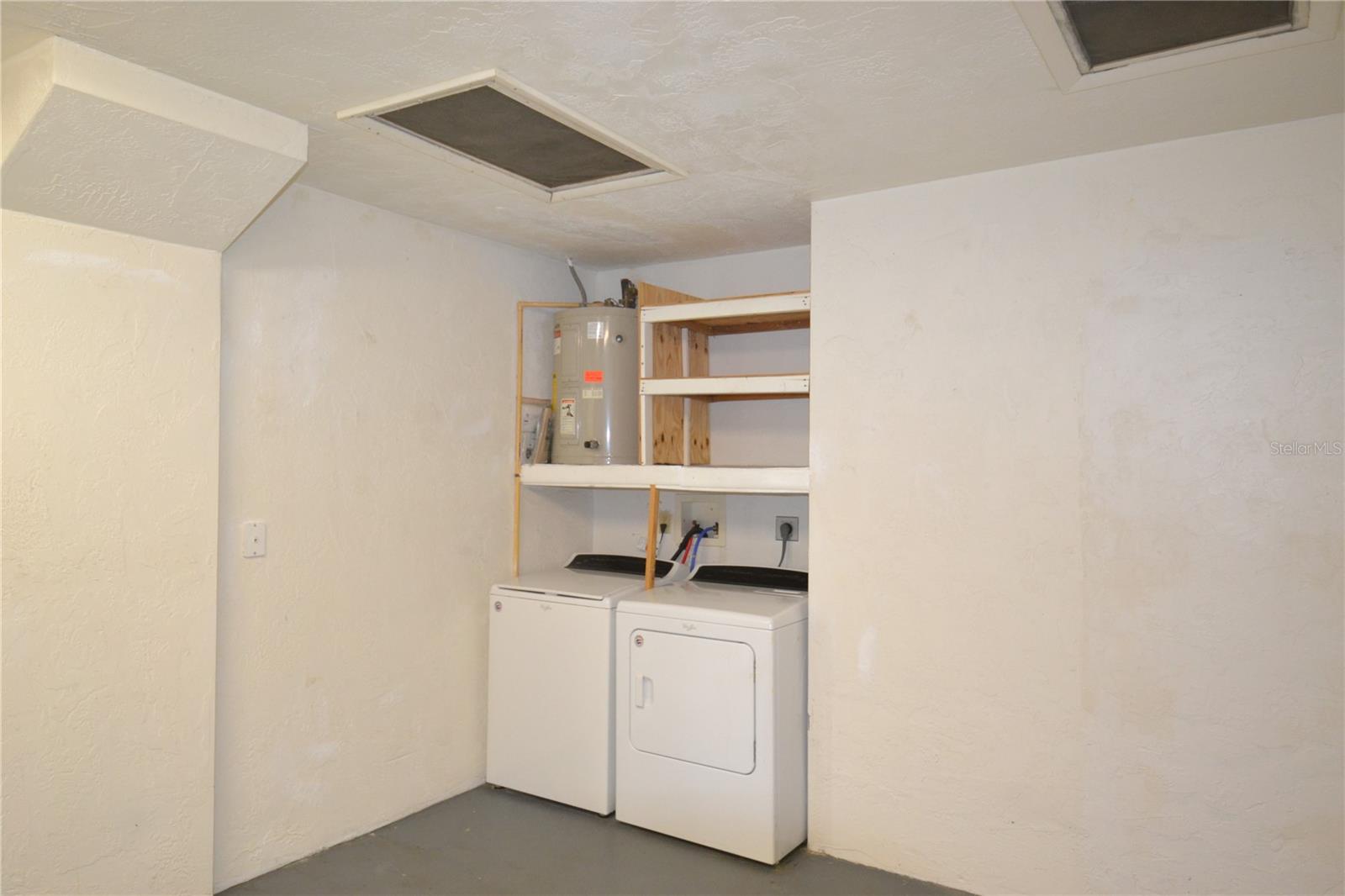 Image 35 of 55 For 746 Barbara Street