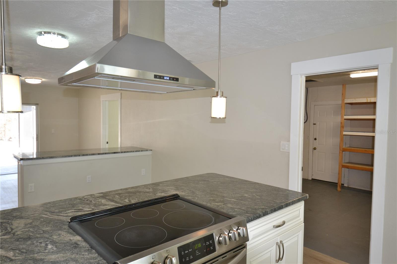 Image 4 of 55 For 746 Barbara Street