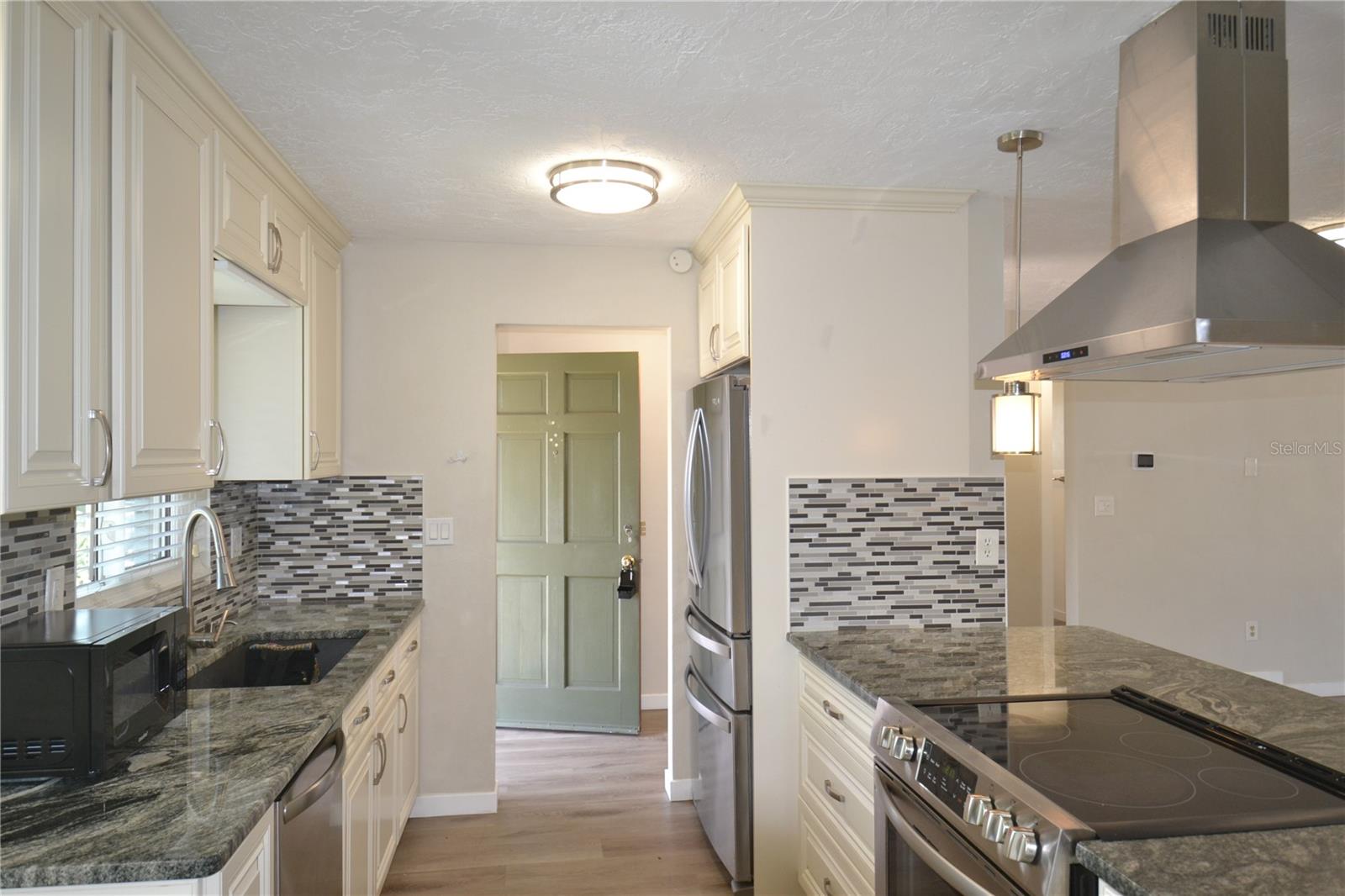 Image 7 of 55 For 746 Barbara Street