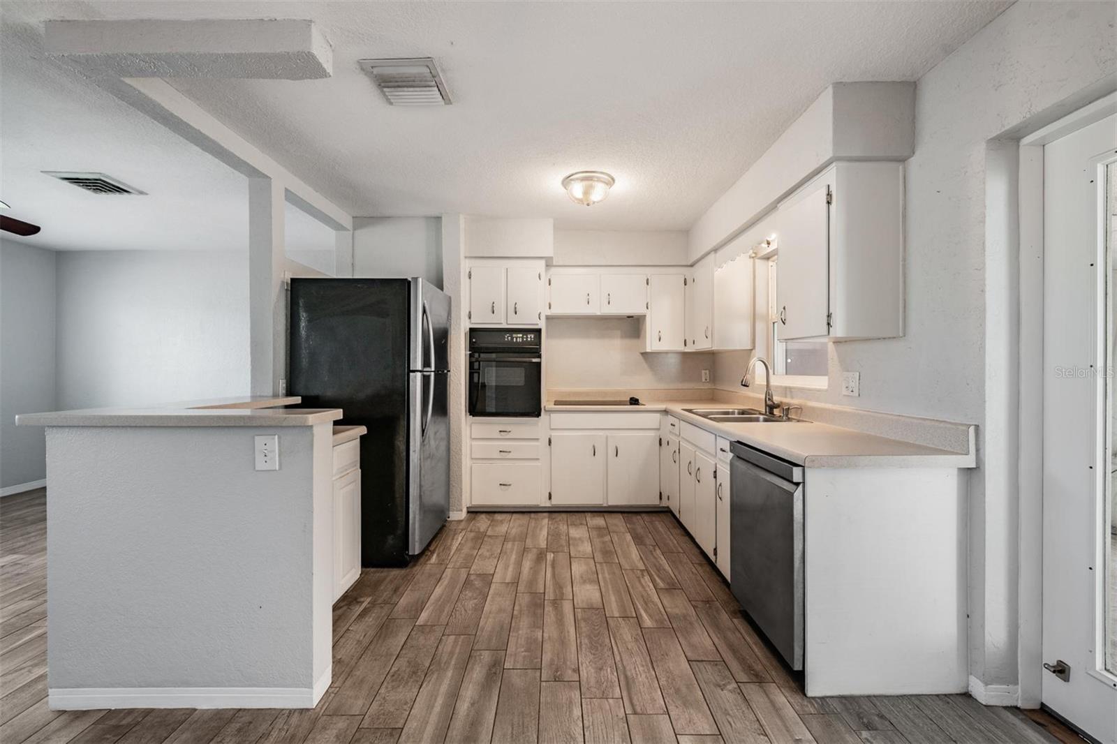 Image 13 of 35 For 5744 58th Avenue N