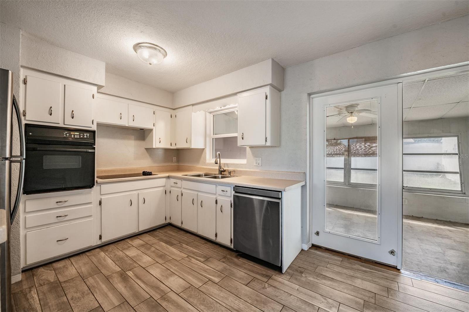 Image 14 of 35 For 5744 58th Avenue N