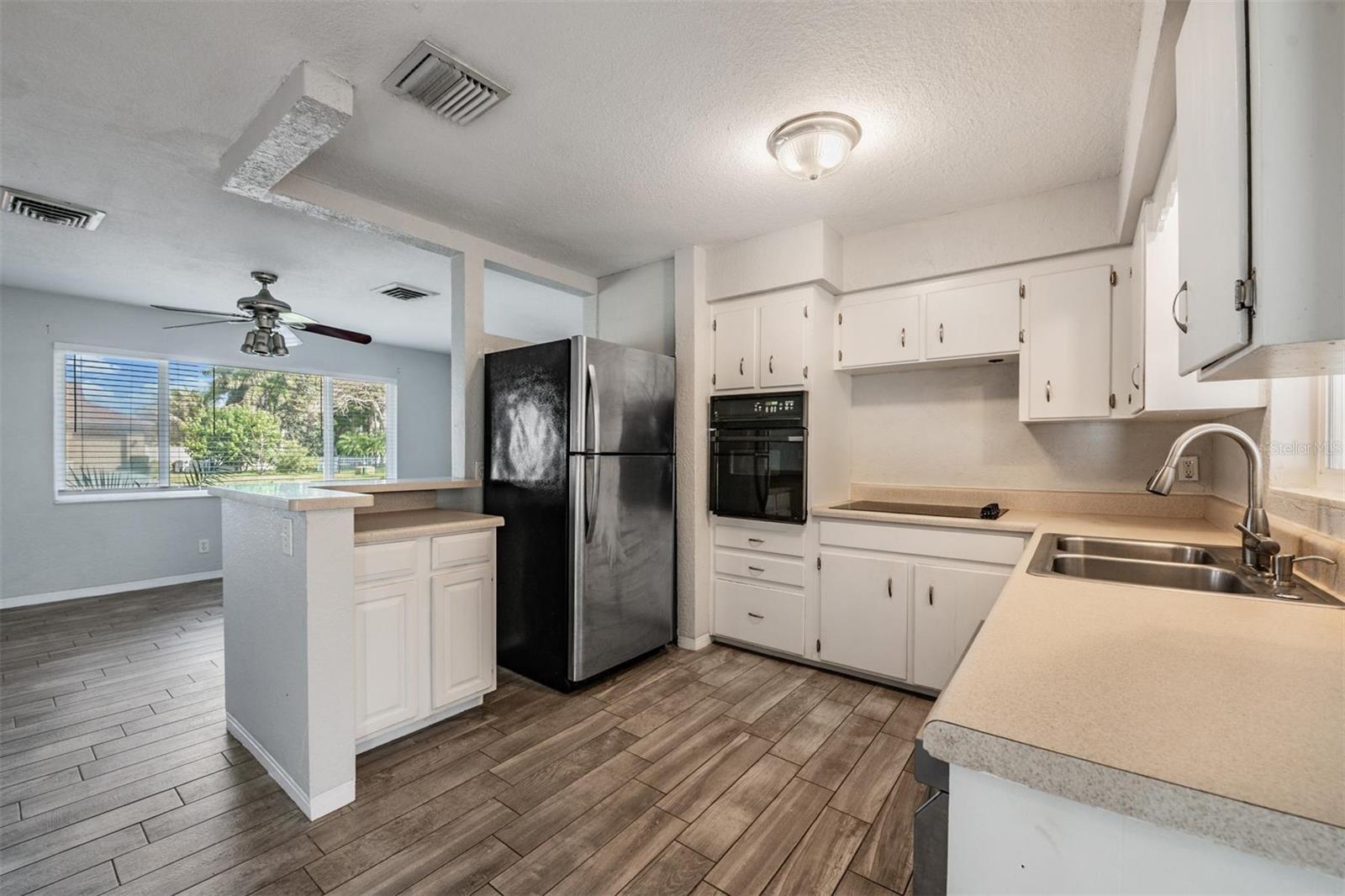 Image 15 of 35 For 5744 58th Avenue N