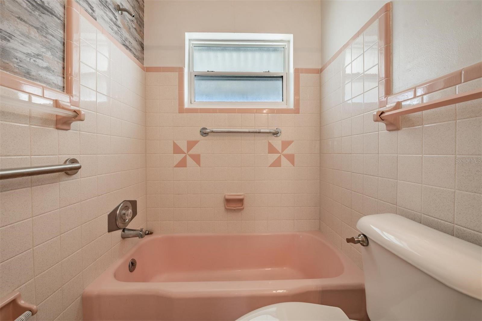 Image 20 of 35 For 5744 58th Avenue N