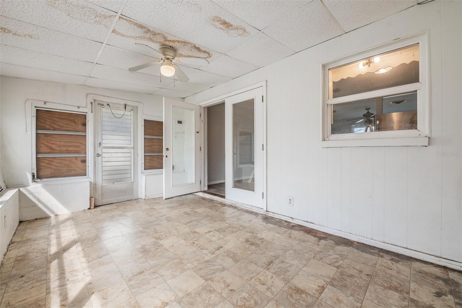 Image 24 of 35 For 5744 58th Avenue N