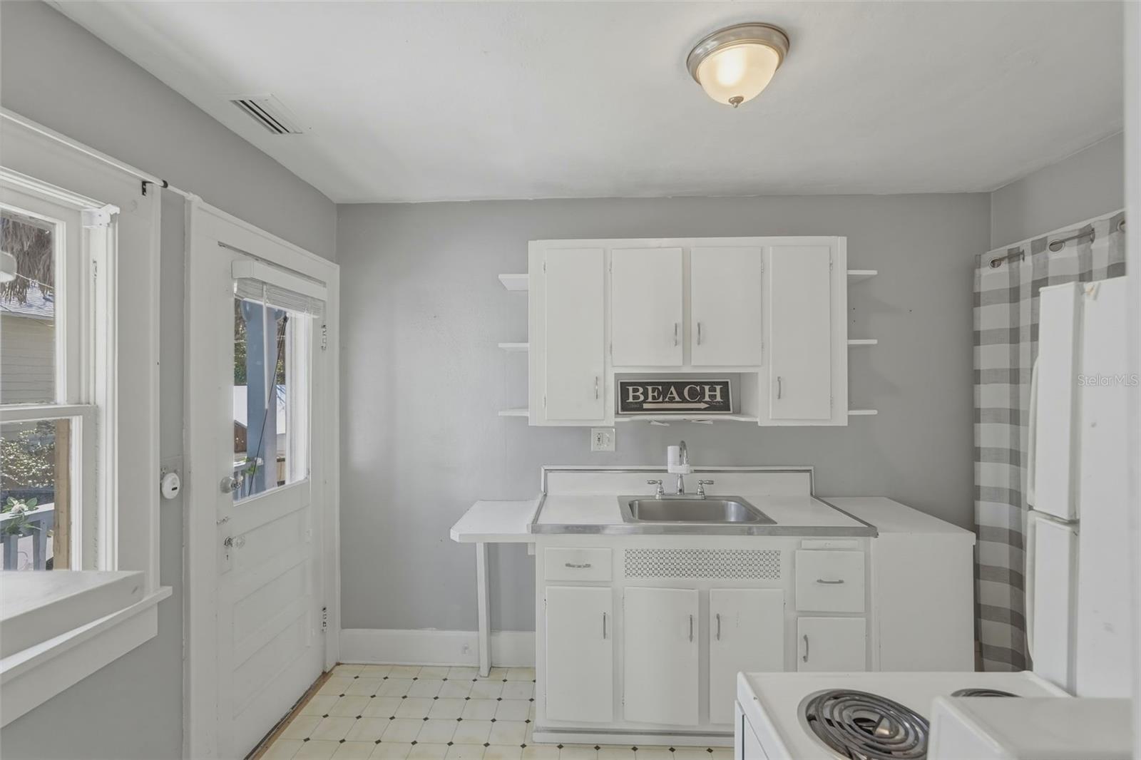 Image 22 of 41 For 104 18th Avenue