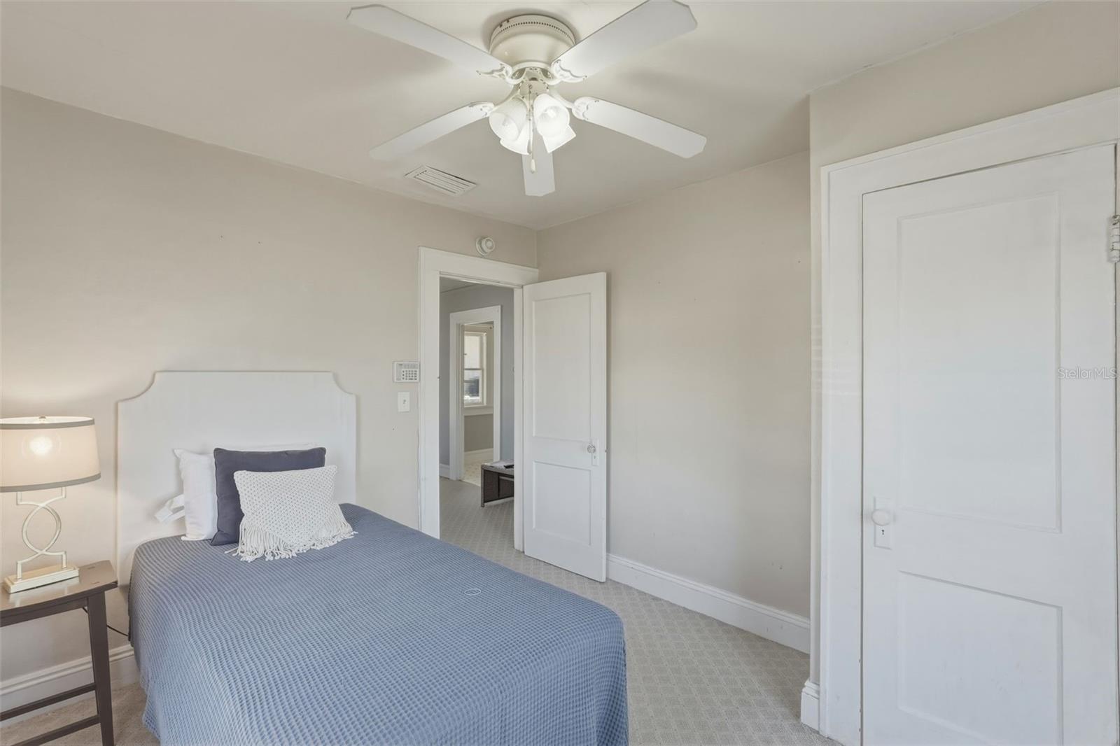 Image 31 of 41 For 104 18th Avenue