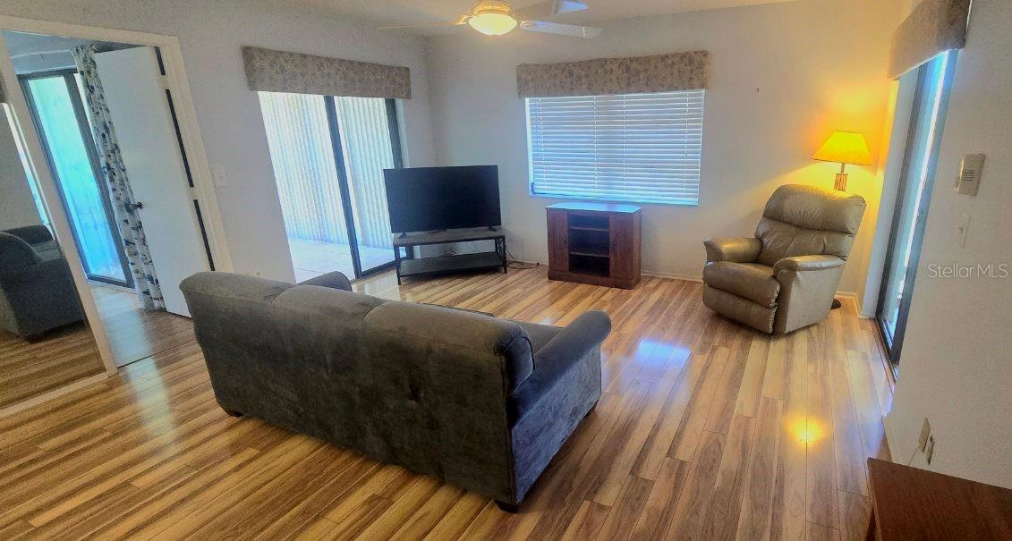 Image 4 of 29 For 1001 Tartan Drive 302