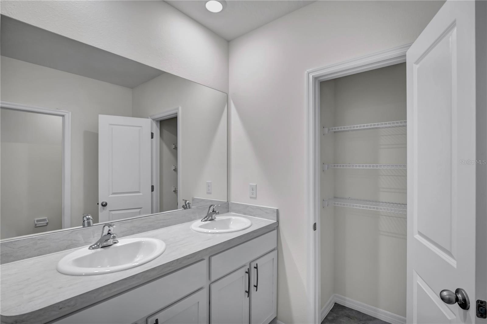 Image 24 of 51 For 32606 Canyonlands Drive