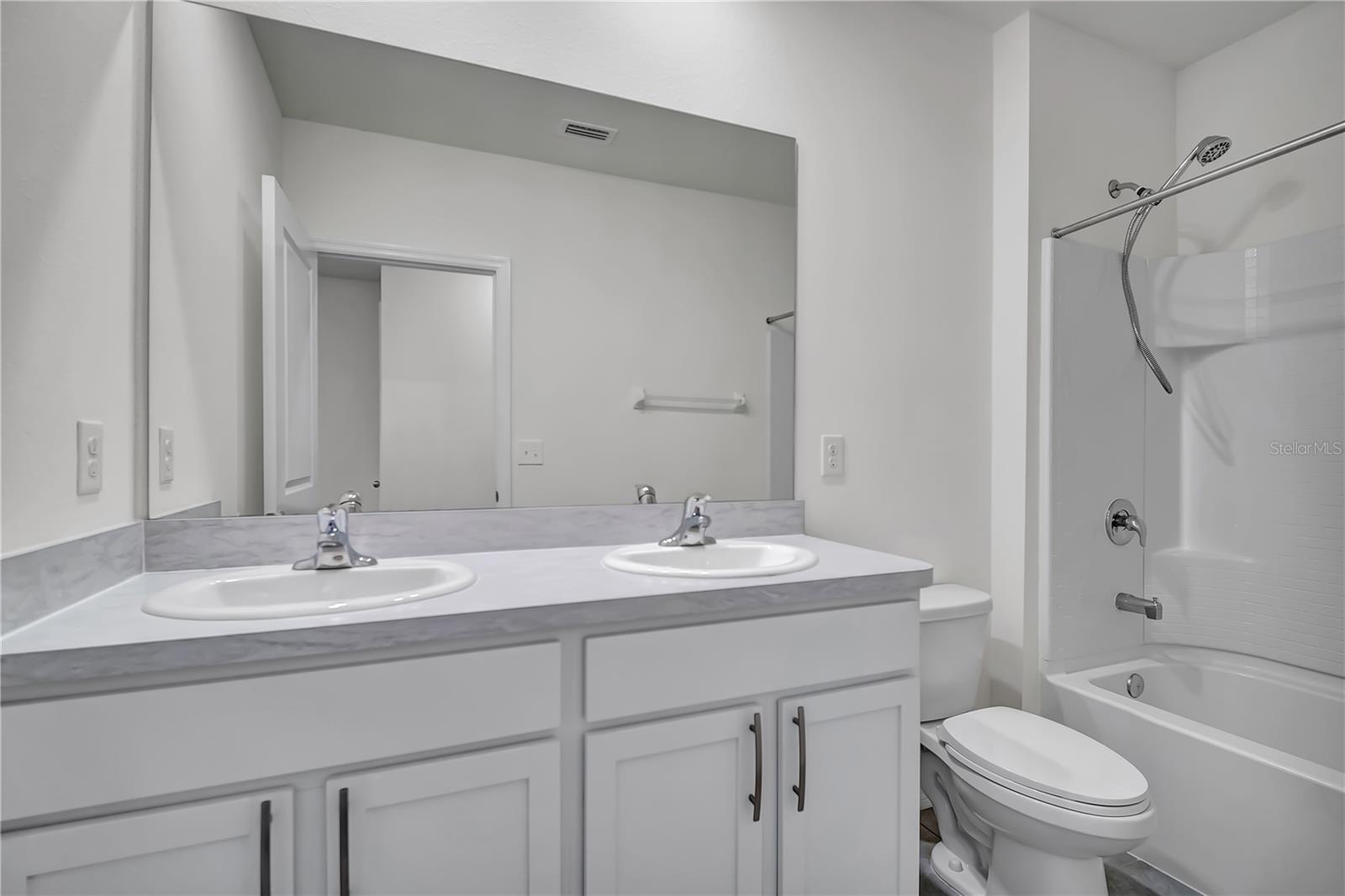 Image 34 of 51 For 32606 Canyonlands Drive