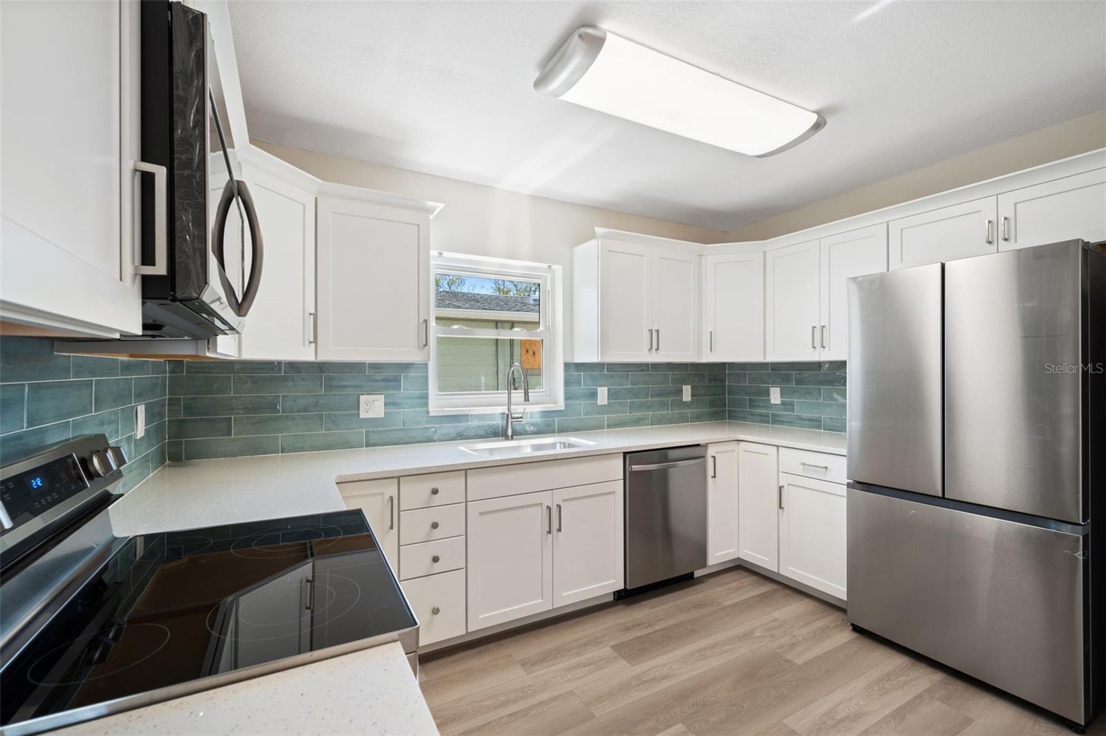 Image 18 of 36 For 662 Villagrande Avenue S