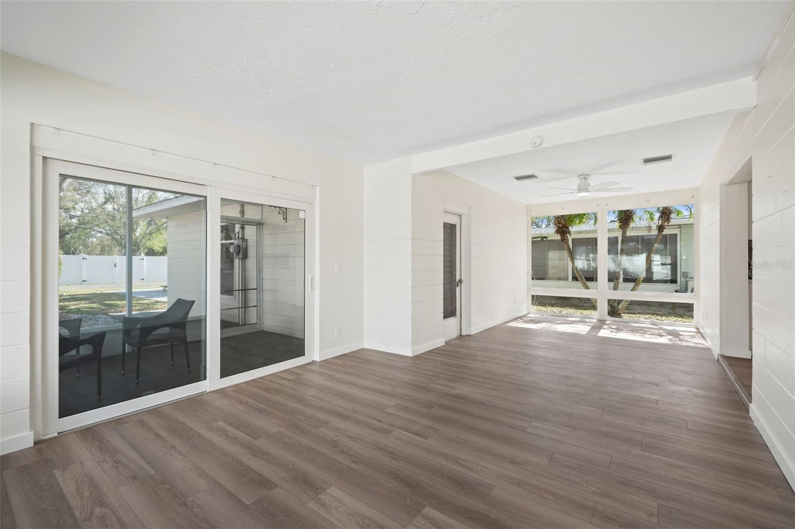 Image 23 of 36 For 662 Villagrande Avenue S