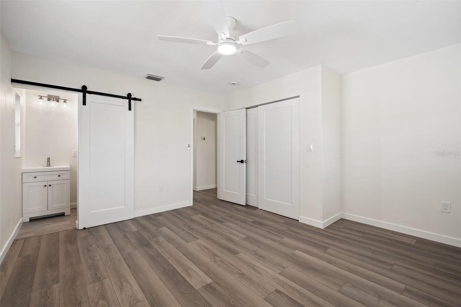 Image 26 of 36 For 662 Villagrande Avenue S