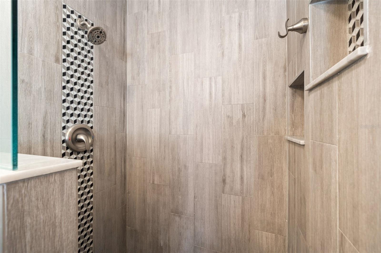 Image 27 of 36 For 662 Villagrande Avenue S