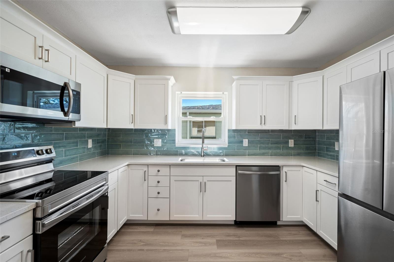 Image 3 of 36 For 662 Villagrande Avenue S