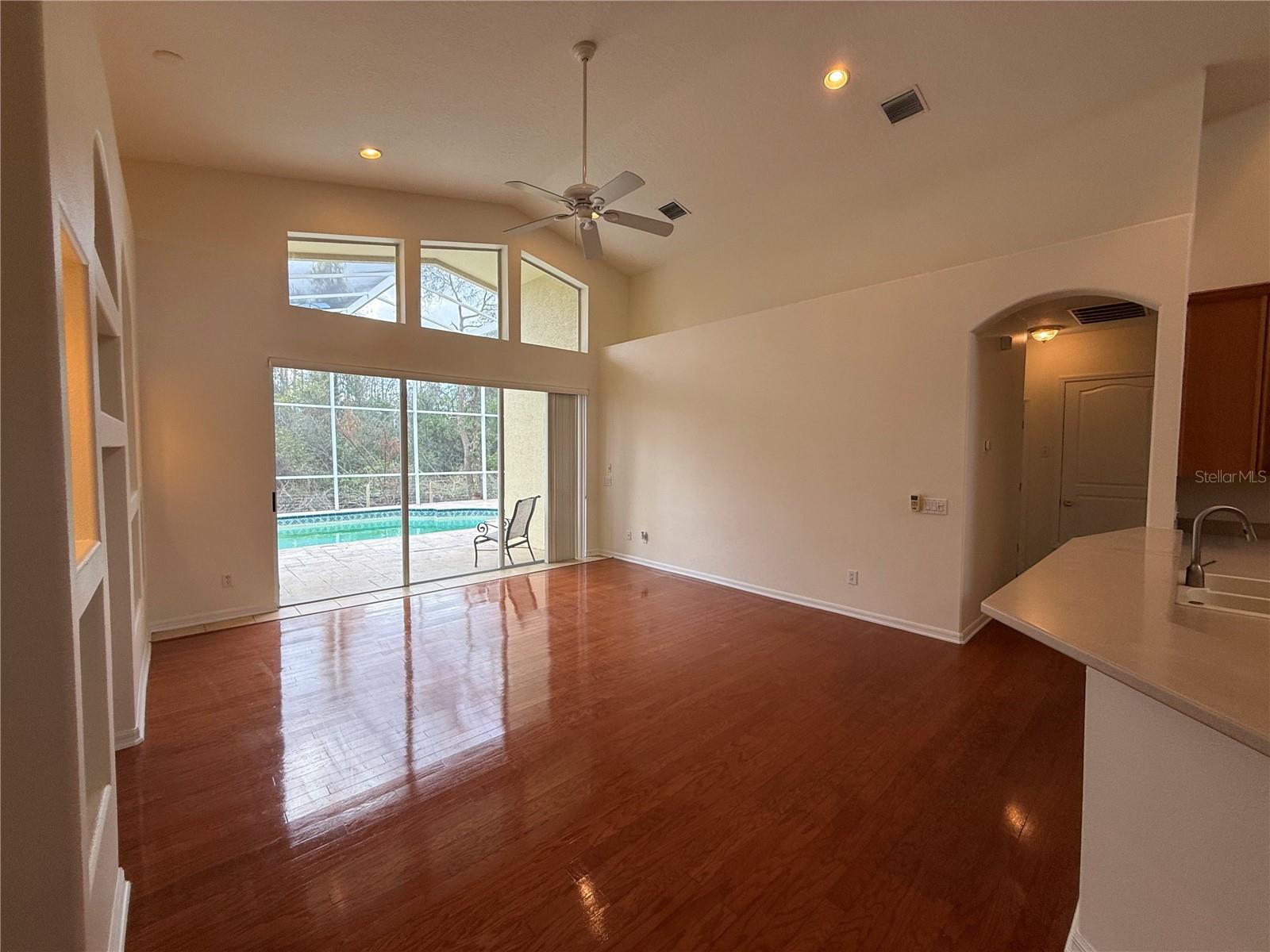 Image 18 of 48 For 8132 Brinegar Circle