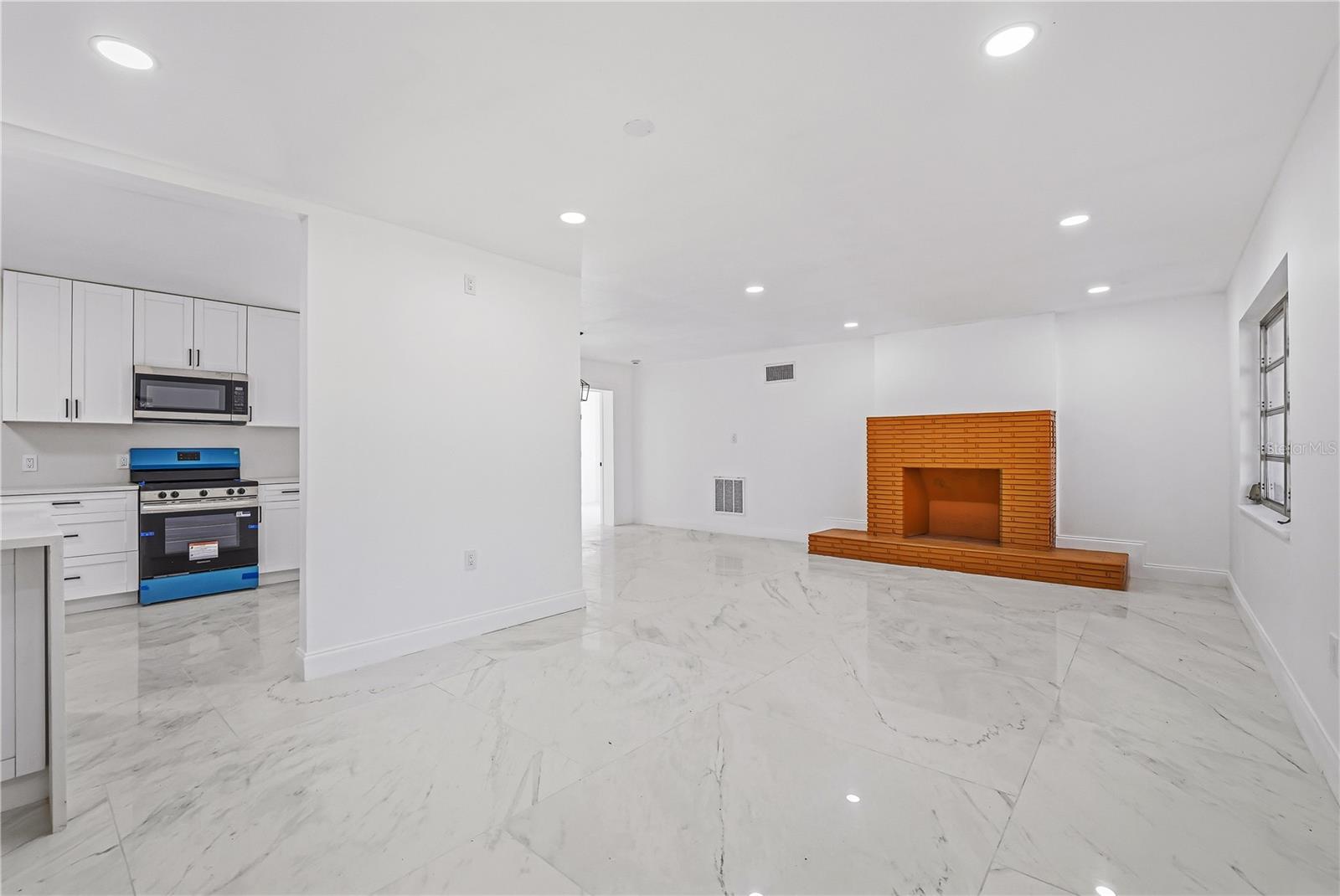 Image 11 of 48 For 34582 Orchid Parkway