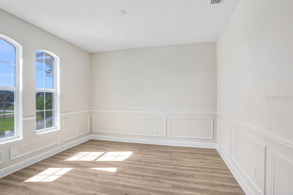 Image 13 of 37 For 5211 Lake Venice Drive