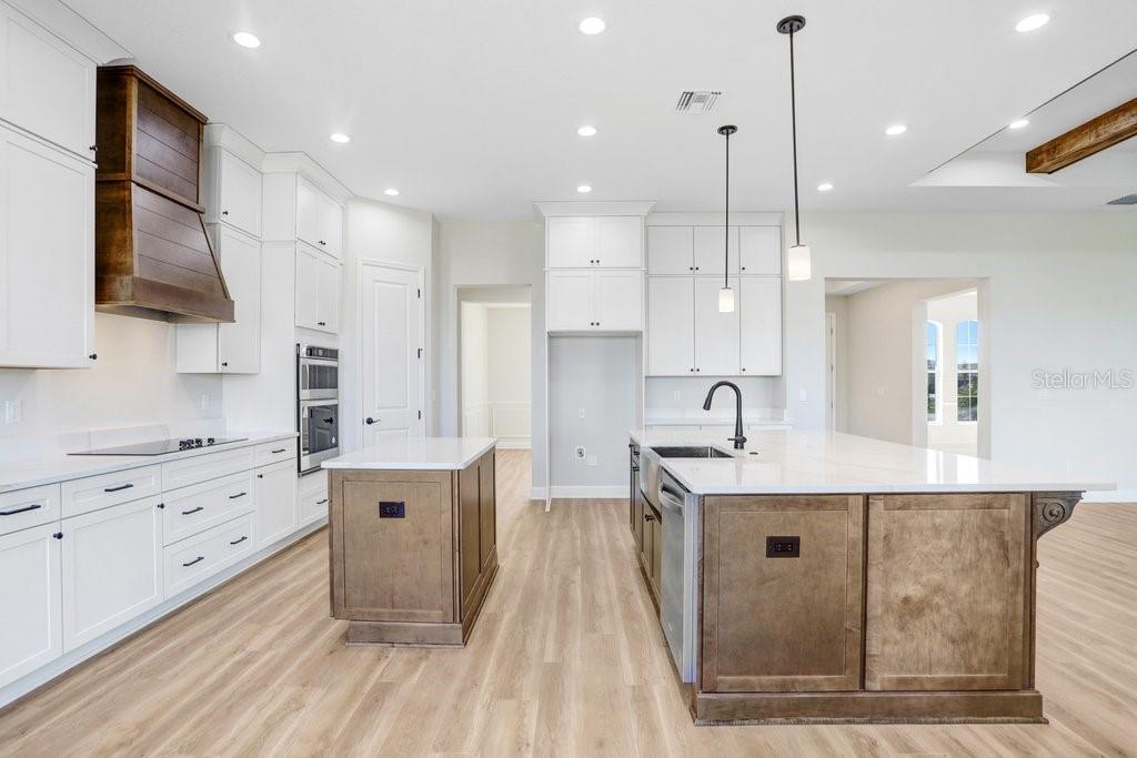 Image 9 of 37 For 5211 Lake Venice Drive