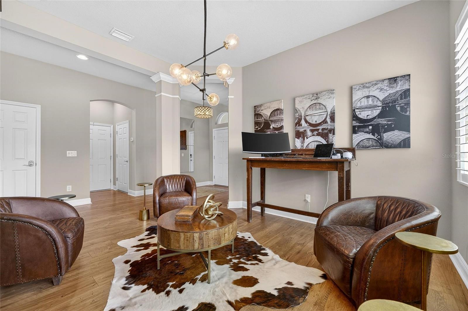 Listing photo id 14 for 6909 Crestpoint Drive