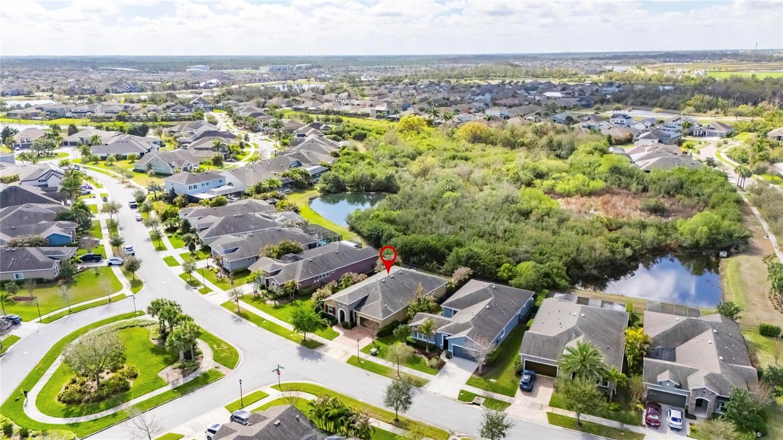 Listing photo id 1 for 6909 Crestpoint Drive