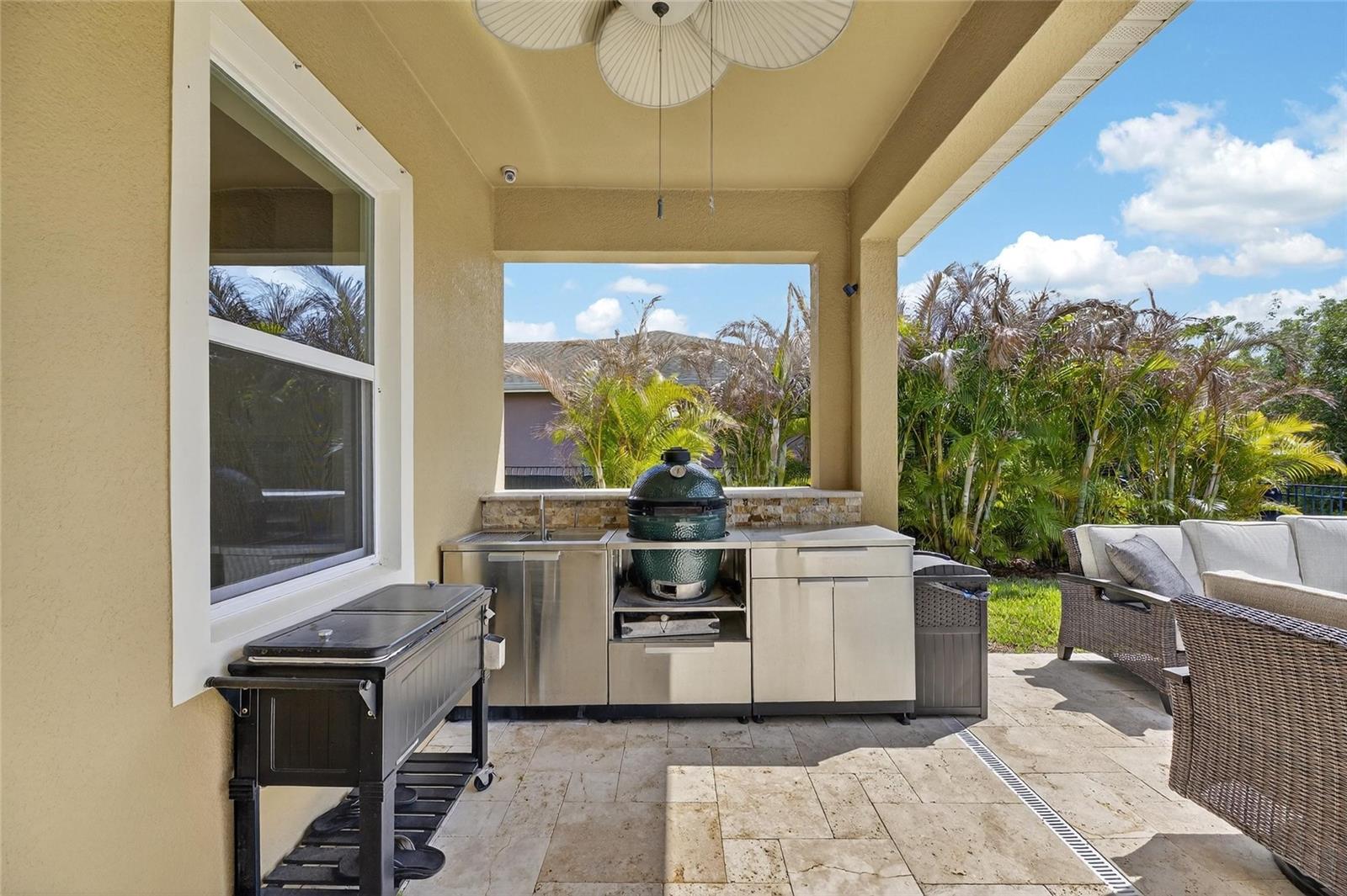 Listing photo id 2 for 6909 Crestpoint Drive