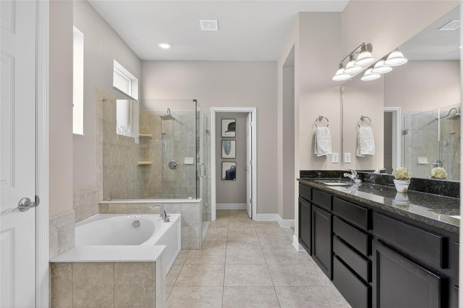 Listing photo id 50 for 6909 Crestpoint Drive