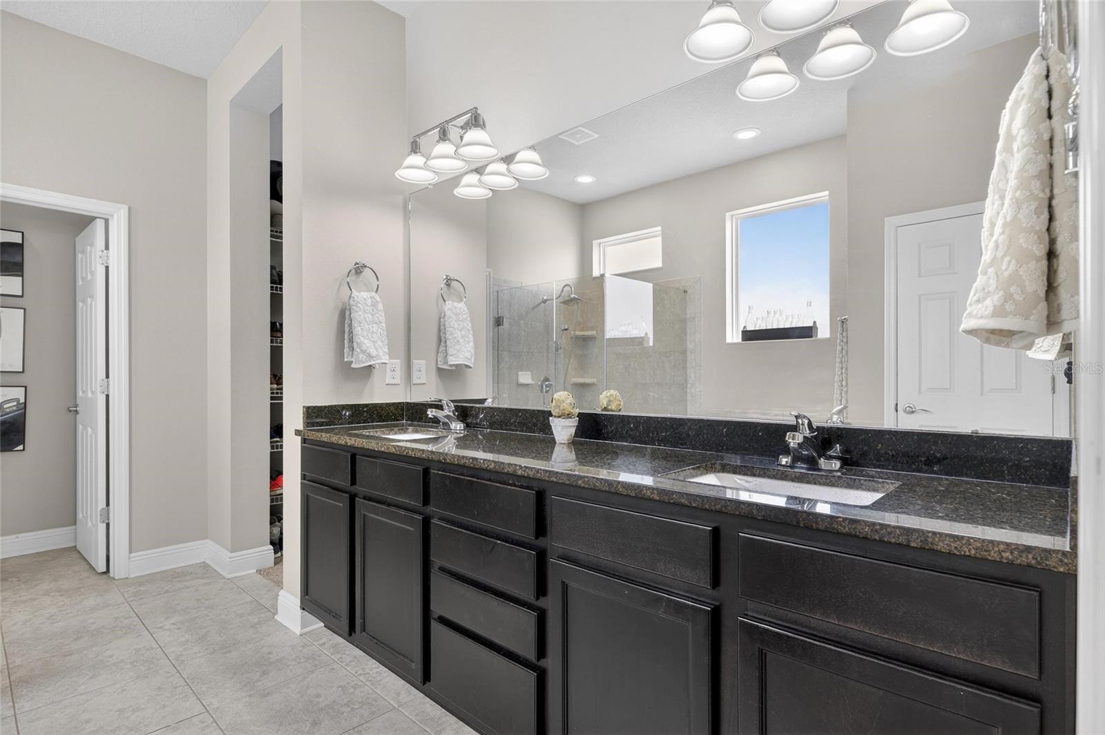 Listing photo id 51 for 6909 Crestpoint Drive